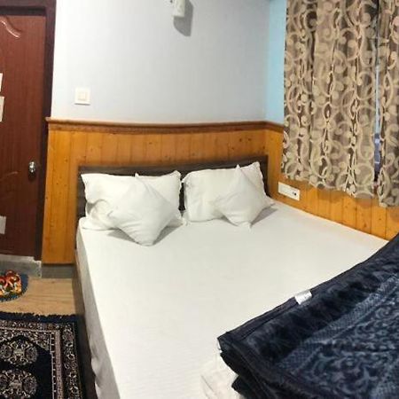Tseten's Inn Lachung Buitenkant foto