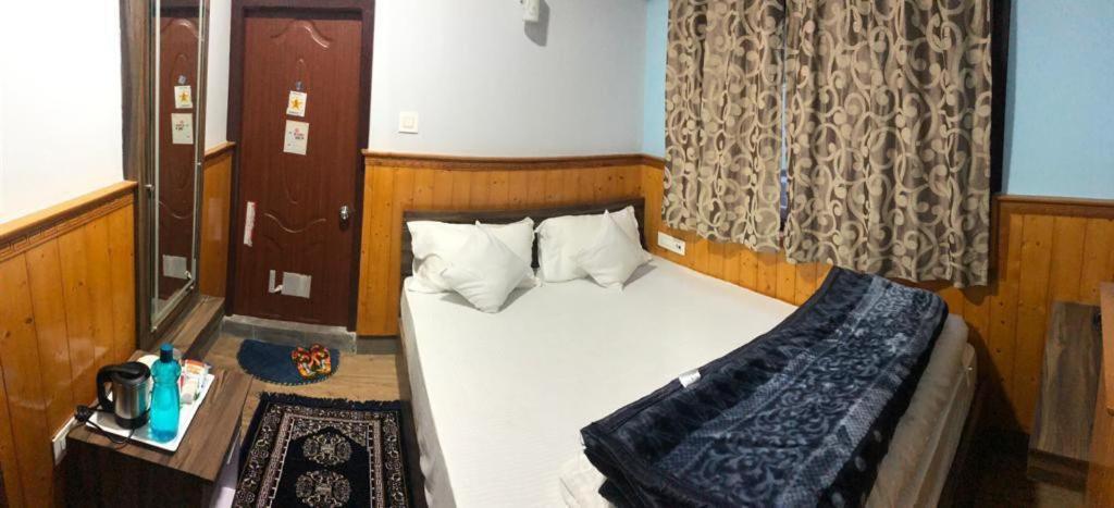 Tseten's Inn Lachung Buitenkant foto