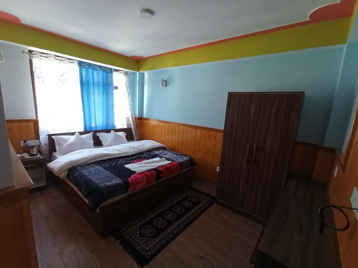 Tseten's Inn Lachung Buitenkant foto
